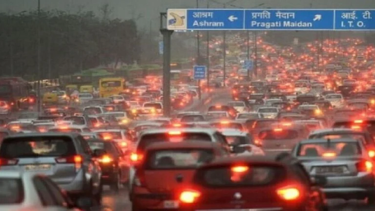 Passenger Vehicle Dispatches Rise 27% Year-on-Year in December 2025: SIAM - null