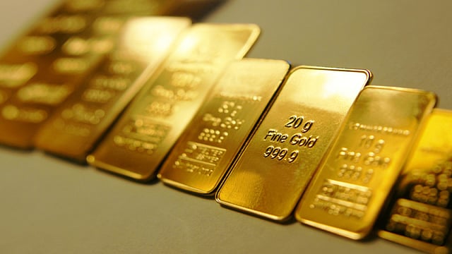 Gold Imports Dip 4.23% to $12.64 Billion in April-July
