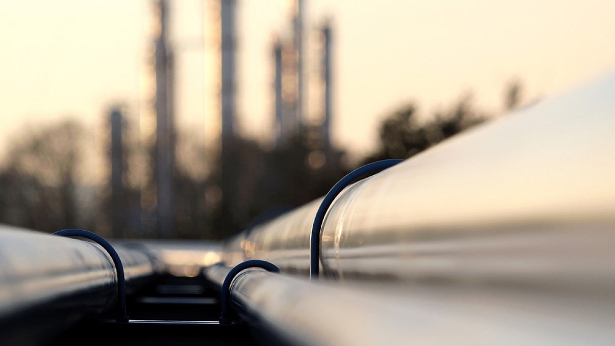 The contract was awarded through international competitive bidding. 