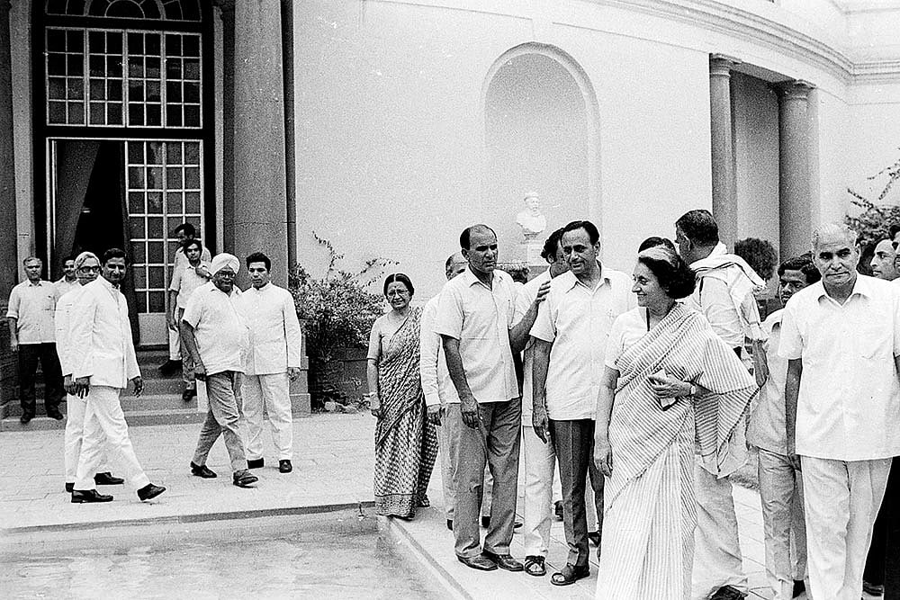 Outlook Description : Outlook Image