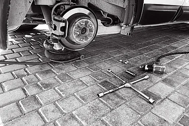 India’s Service Sector Takes a Hit, Records Sharpest Decline in 11 Months