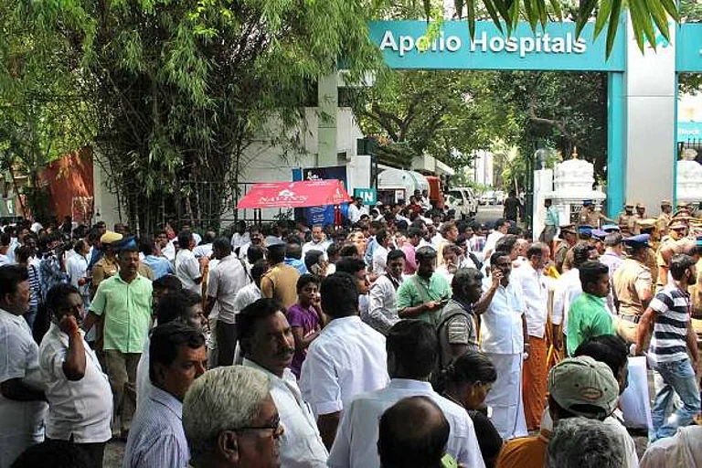 Apollo Hospitals Raises Rs 1,170 Cr Through Allotment Of Shares To QIBs - null