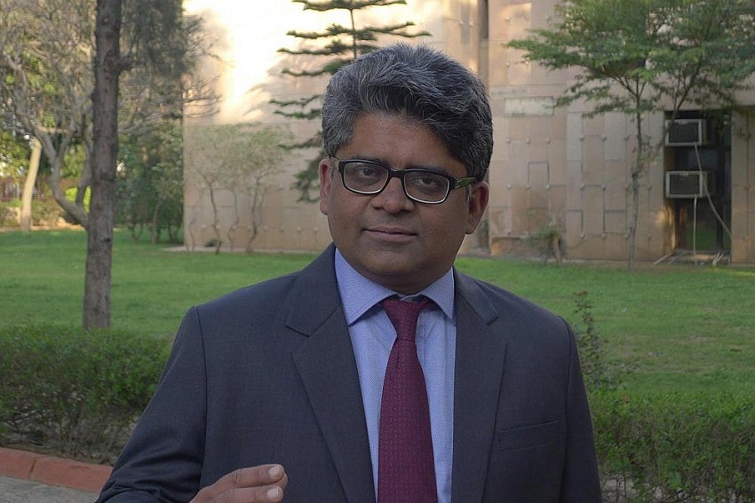 Transmission Of Rate Cut To Aid Growth Is Not Happening, Says Rathin Roy