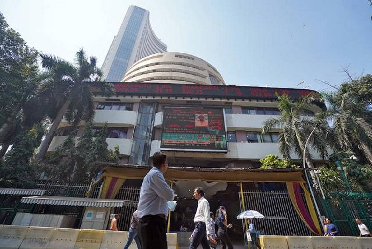 Markets slip after RBI policy; foreign fund outflows keep investors cautious