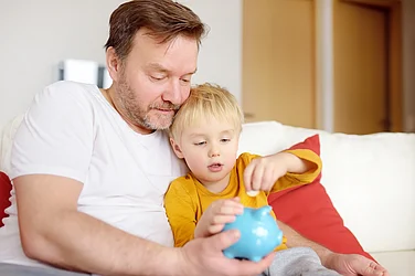 Mistakes Parents Make While Educating Children About Money