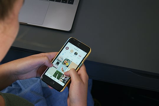 Social Media Influencers Must Use Words Like 'Paid Promotion', 'Ad' Or 'Sponsored' In Endorsements: Govt