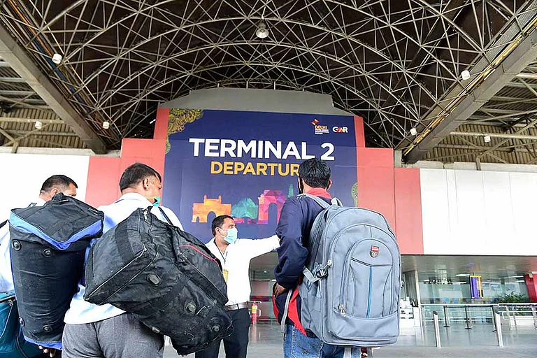 Delhi Airport - null