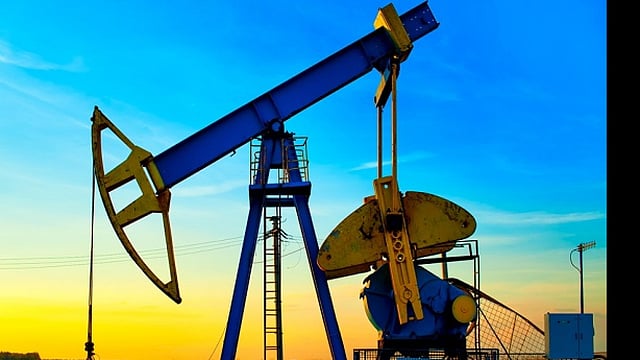 Pakistan May Pay For Discounted Russian Crude In Chinese Currency: Report