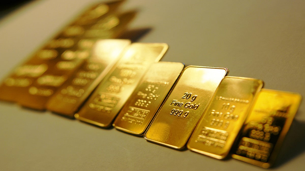 Gold Marginally Higher By Rs 30; Silver Gains Rs 133
