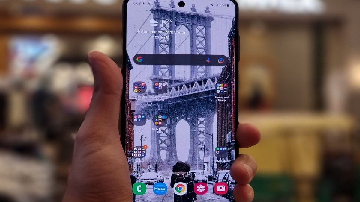 The Galaxy S21 FE should have launched in September/October 2021, but has launched in January 2022. 