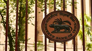 June MPC Preview: RBI Grapples With Growth, Inflation and a Weak Rupee