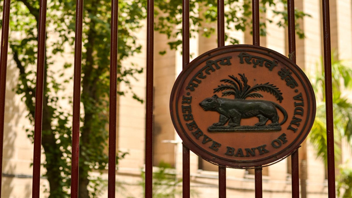  In the previous fortnight ended January 14, bank credit had risen by 8.01% and deposits by 9.28%.