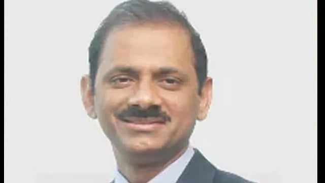IDFC First Bank's Vaidyanathan Gifts Shares Worth Rs 4 Crore To House Help, Trainer, Driver