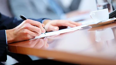 Kerala Signs MoUs with Central PSUs for ₹2,000 Crore Vizhinjam Logistics Plan