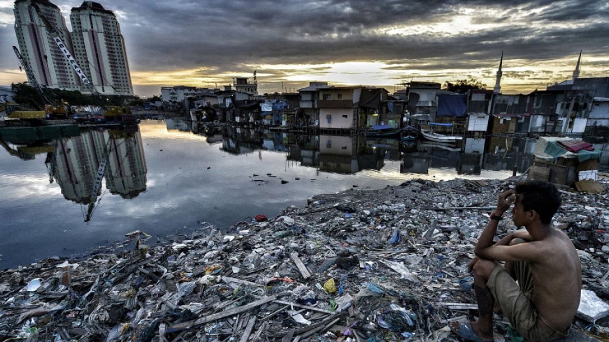 Indonesias capital Jakarta is sinking