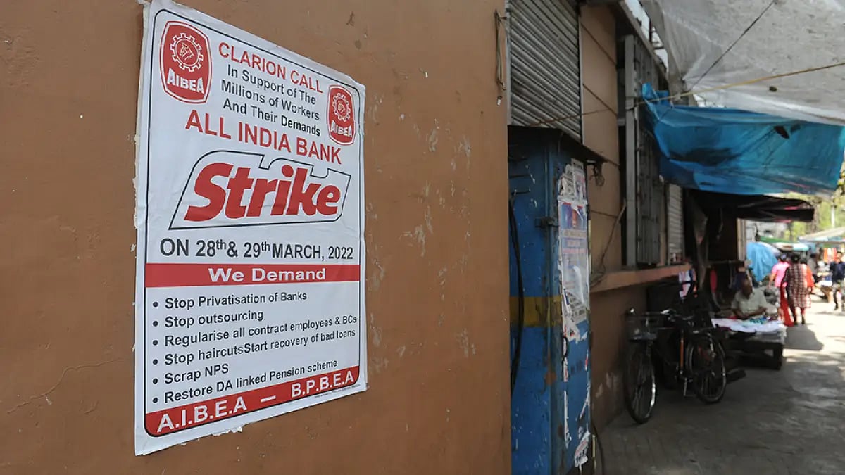 Central Trade Unions Nationwide Strike Enters Day 2; Public Transport, Banking Services Partially Hit