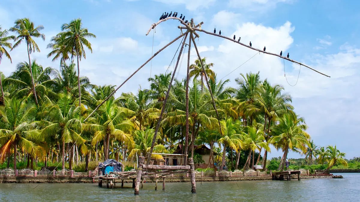 IRCTC is offering six days and five nights package to Kochi, Alleppey, Munnar, and Trivandrum. 