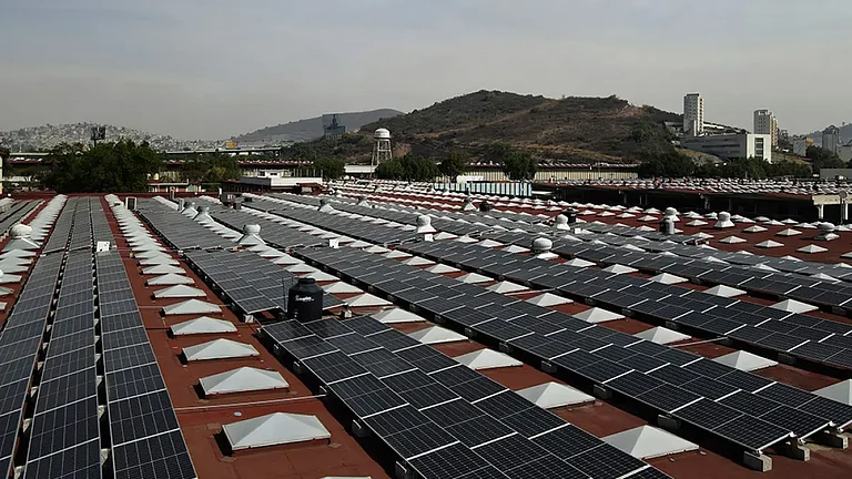 Rooftop Solar Installations Fall Due To Supply Chain Disruptions - null