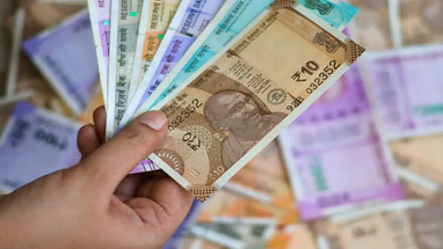 FPIs Withdraw Rs 12,300 Crore In April Amid Fears Of US Fed Rate Hike