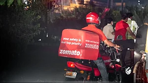 Gig Workers Debate: Zomato CEO Reveals Delivery Partners’ Earnings, Benefits