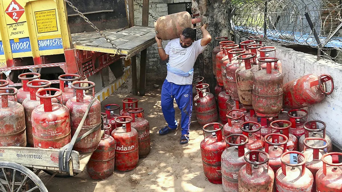 LPG Price Hiked Again, Cylinder Rates Cross Rs 1000-mark