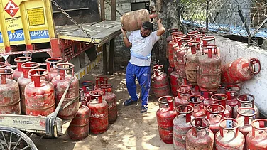 LPG Shortage May Force Hotels, Restaurants to Shut Operations: Associations