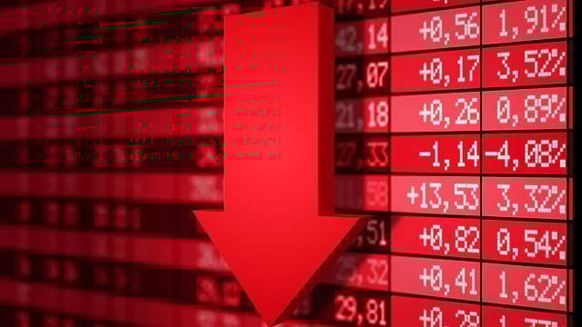 Short Sellers In US Make $379 Million From Losses In PacWest, two Other Bank Stocks, Says Ortex: Report