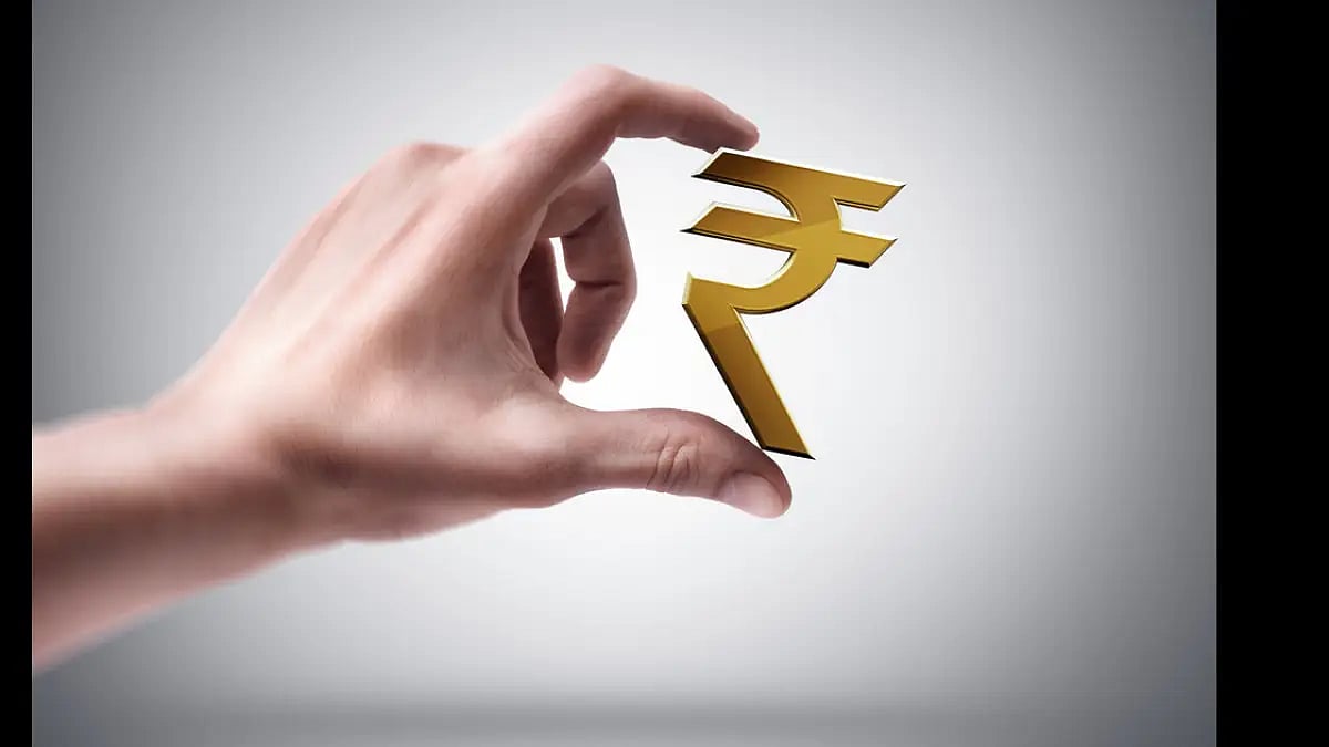 14 Ruppe Rupee Plunges 14 Paise to Close at Record Low of 87.57 Against US ...