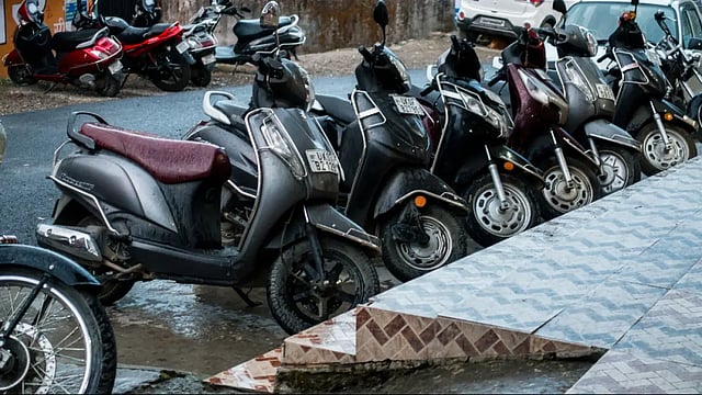 Ivoomi Energy To Invest Rs 200 Crore To Set Up Electric Two-Wheeler Manufacturing Unit In Pune