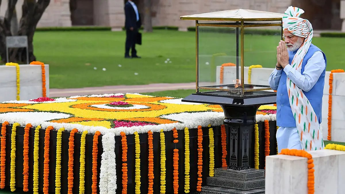Independence Day: PM Modi at Rajghat 