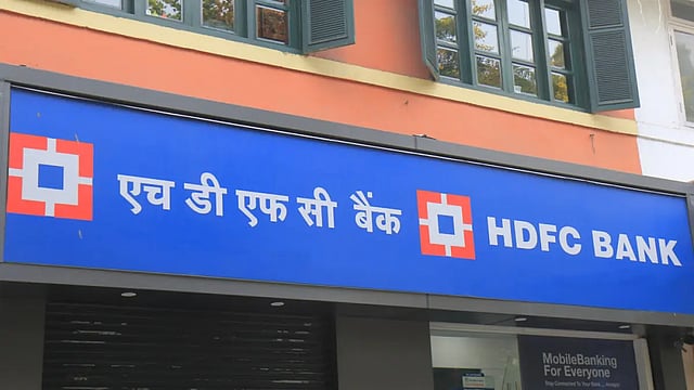 HDFC Bank Shares Plunge 4% After Analysts Meet, Nomura Double-Downgrades Stock