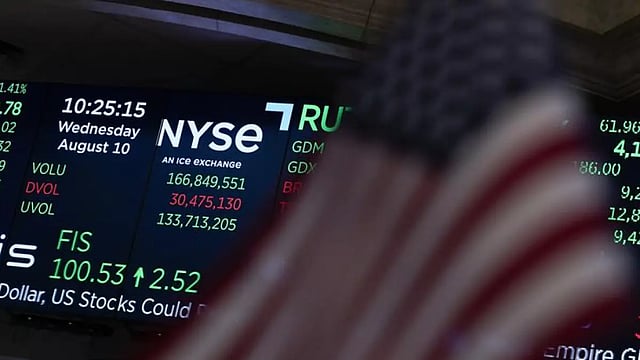 Dow Drops 1,000 After Fed’s Powell Says Rates Will Stay High