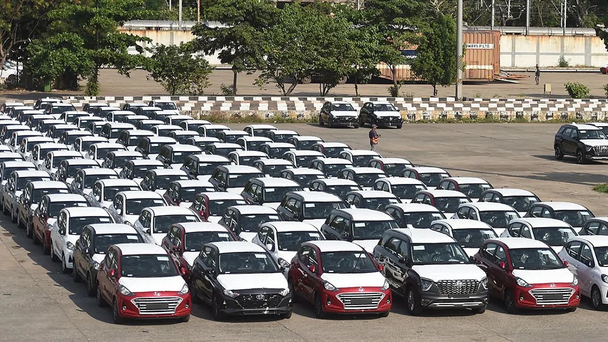 Auto Sales In Fast Lane On Easing Chip Shortage Blues, Festive Demand