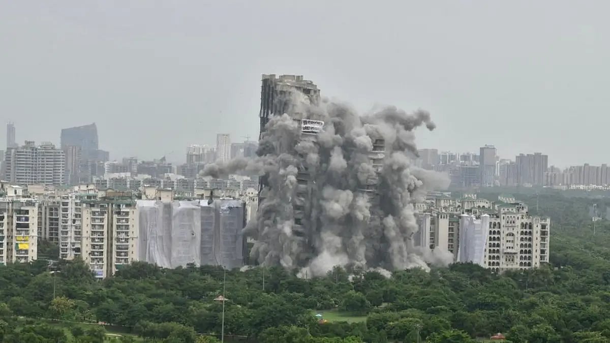 Demolition of Supertechs twin towers 
