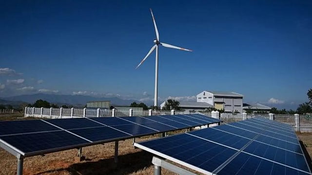 India's Renewable Energy Capacity Rises 16% to Nearly 210 GW by December