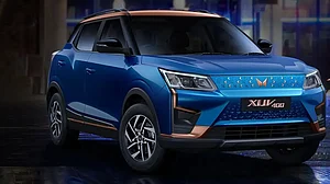 Mahindra & Mahindra XUV 400