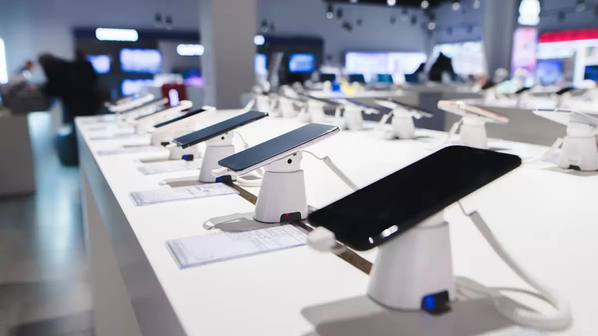 Electronics Mart India stock opened for trading at Rs 89 on the BSE against issue price of Rs 59