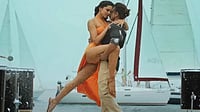Deepika Padukone And Shah Rukh Khan In A Still From Pathaan