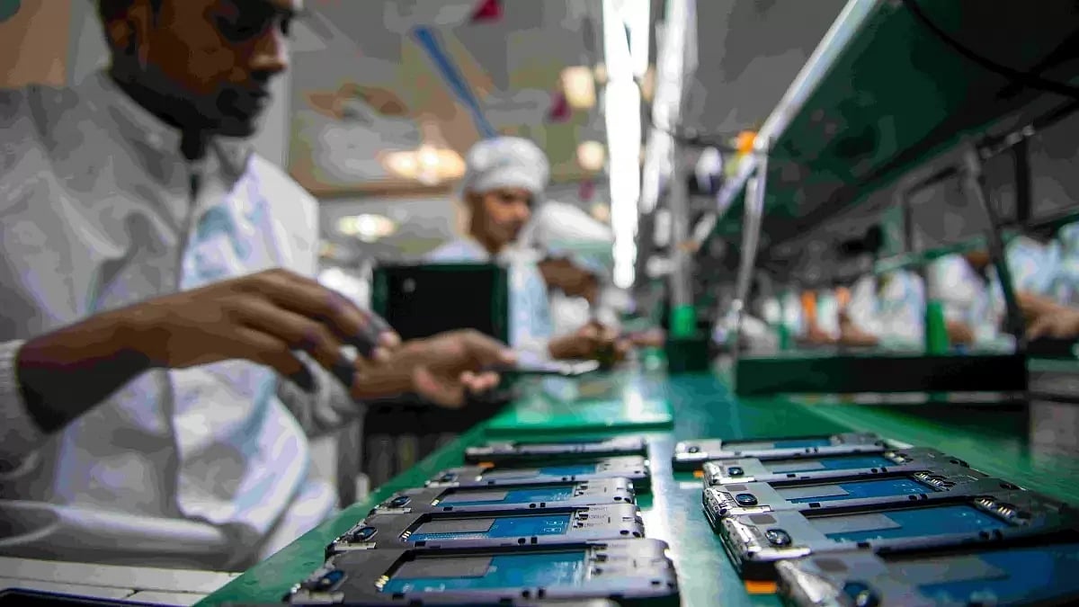 Govt May Allow Chinese JVs in Electronics Sector, But With Conditions
