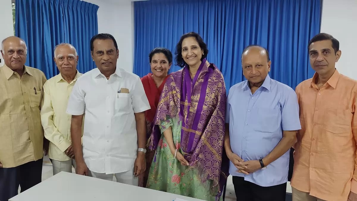 Rekha Jhunjhunwala (in the middle) with Dr. R.V. Ramani