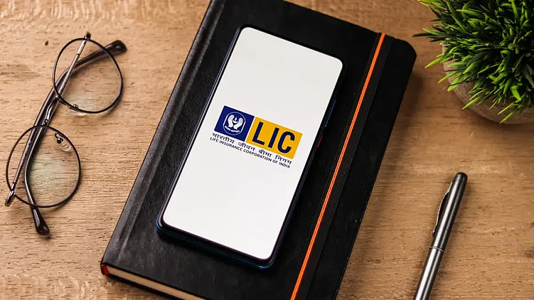 LIC shares soar during the pre-open session today - null