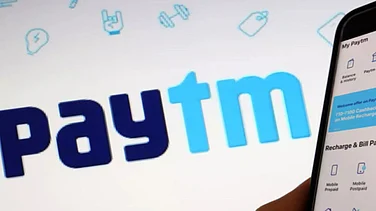 Paytm Falls 8% After RBI Orders Wind-Up of Payments Bank
