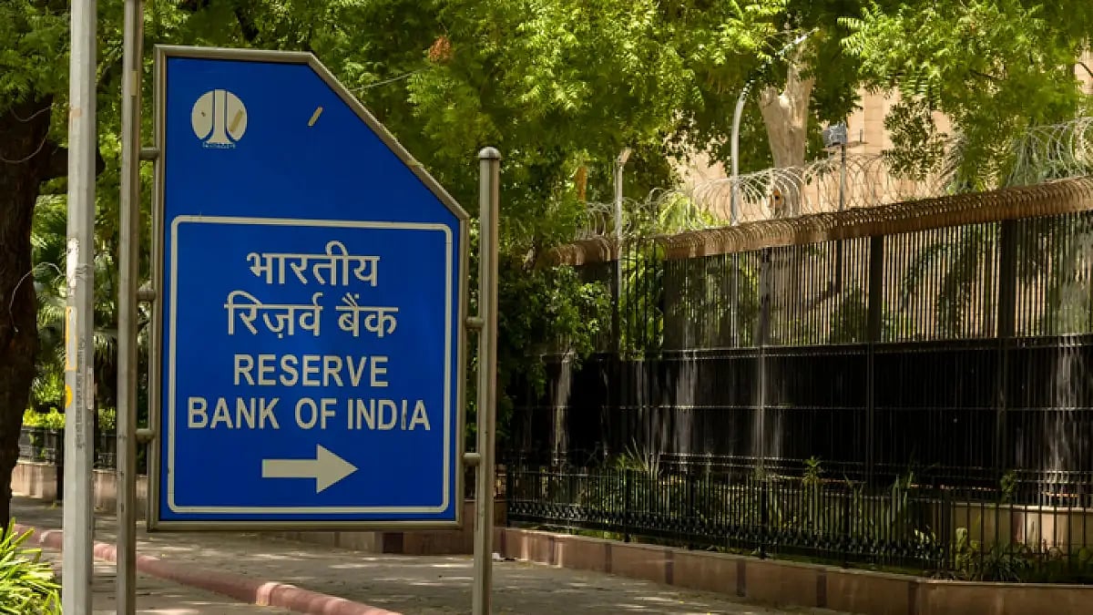 Here Are The Highlights Of RBIs Monetary Policy Committee Off-Cycle Meeting