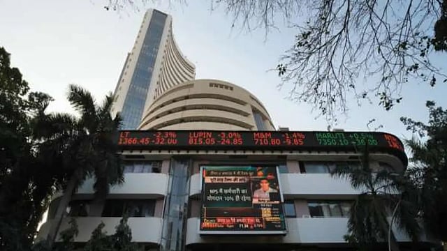 Stock Market Today:  Sensex Sheds 200 Points, Nifty Below 16,250