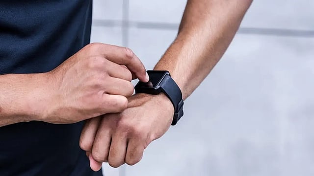 Global Smartwatch Market Saw Record Growth In 2021, Apple Retains Lead