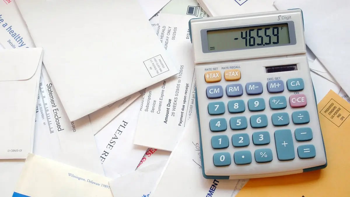 Fourteen states raised a record-high Rs 32,800 crore from the market by issuing state government securities (SGS)