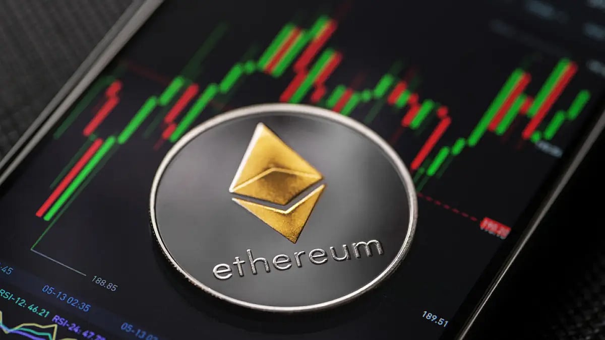 Ethereum Co-Founder Cautions on Crypto Investors, Bitcoin Rises
