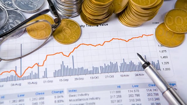 World Shares Mixed, Oil Higher After Russia Price Cap Pact