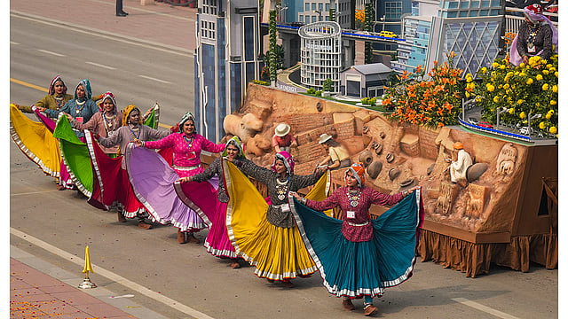 Culture Ministry Tableau In 75th R-Day Parade Wins First Prize