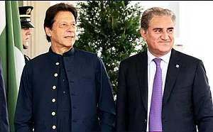 X/ @PTIofficial : Imran Khan (L) and Shah Mehmood Qureshi have been sentenced 10 years in prison